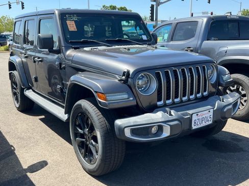 Used 2021 Jeep Wrangler Unlimited Sahara w/ Cold Weather Group AWD/4WD image 3