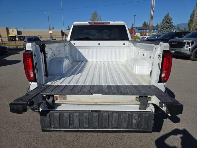 Used 2022 GMC Sierra 1500 SLT w/ Driver Alert Package II AWD/4WD image 32