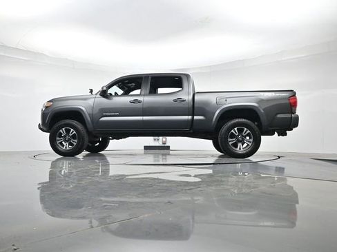 Used 2016 Toyota Tacoma TRD Sport image 35