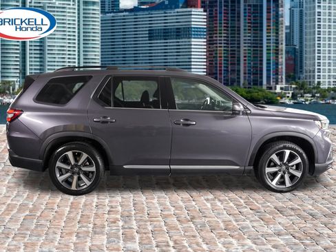 Certified 2023 Honda Pilot Touring image 9