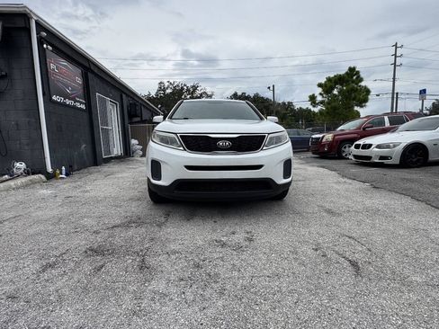 Used 2014 Kia Sorento LX FWD image 1