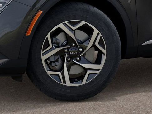 Certified 2025 Kia Sportage LX image 9