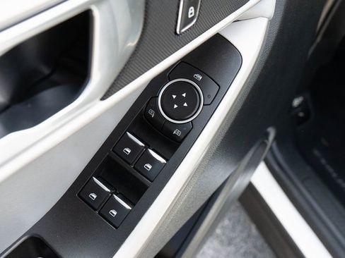 Used 2022 Ford Explorer XLT w/ Equipment Group 202A image 16