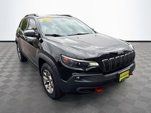 Used 2020 Jeep Cherokee Trailhawk w/ Cold Weather Group AWD/4WD image 3