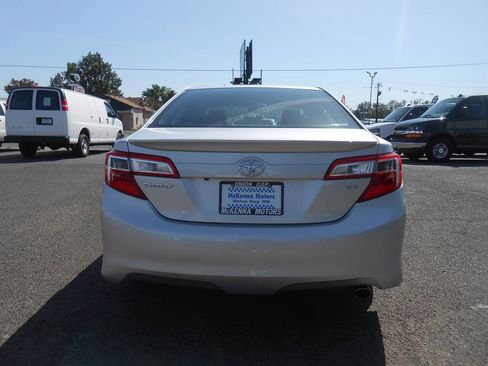 Used 2014 Toyota Camry SE w/ Fleet Convenience Package FWD image 8