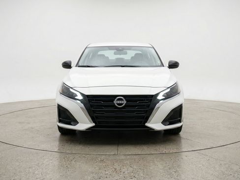 Used 2025 Nissan Altima 2.5 SV image 2