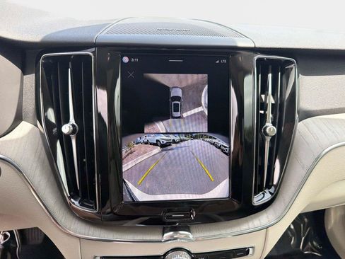 Certified 2024 Volvo XC60 B5 Plus w/ Climate Package AWD/4WD image 23