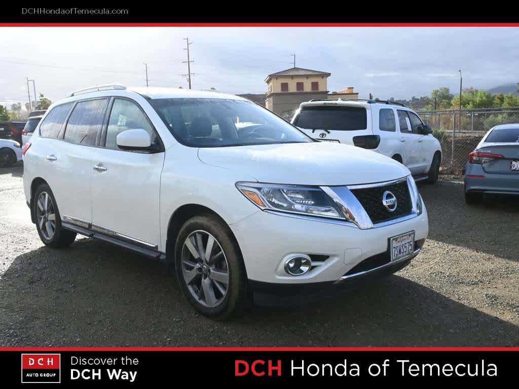 Used 2016 Nissan Pathfinder Platinum w/ Cargo Package FWD image 3