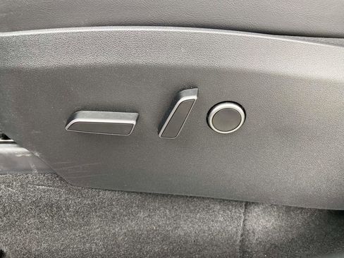 Used 2023 Tesla Model Y Long Range image 21