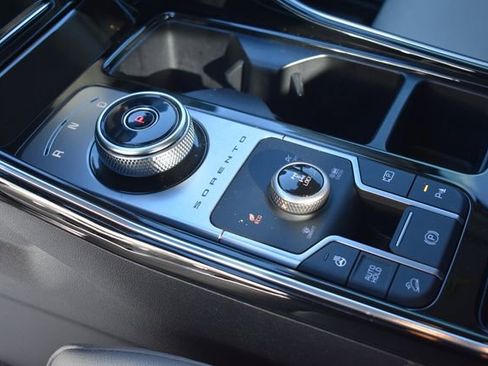 Certified 2024 Kia Sorento SX Prestige image 25