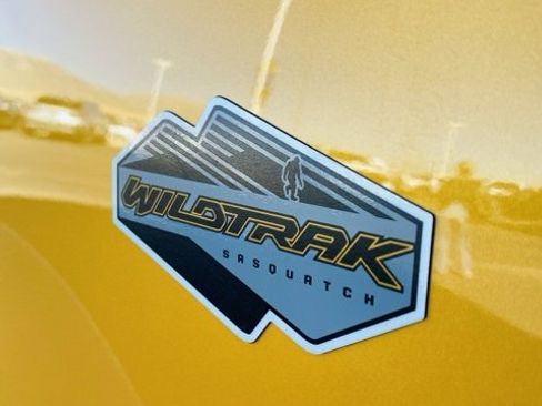 Used 2022 Ford Bronco Wildtrak image 11