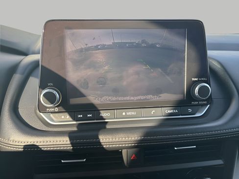 Used 2025 Nissan Rogue SV image 45