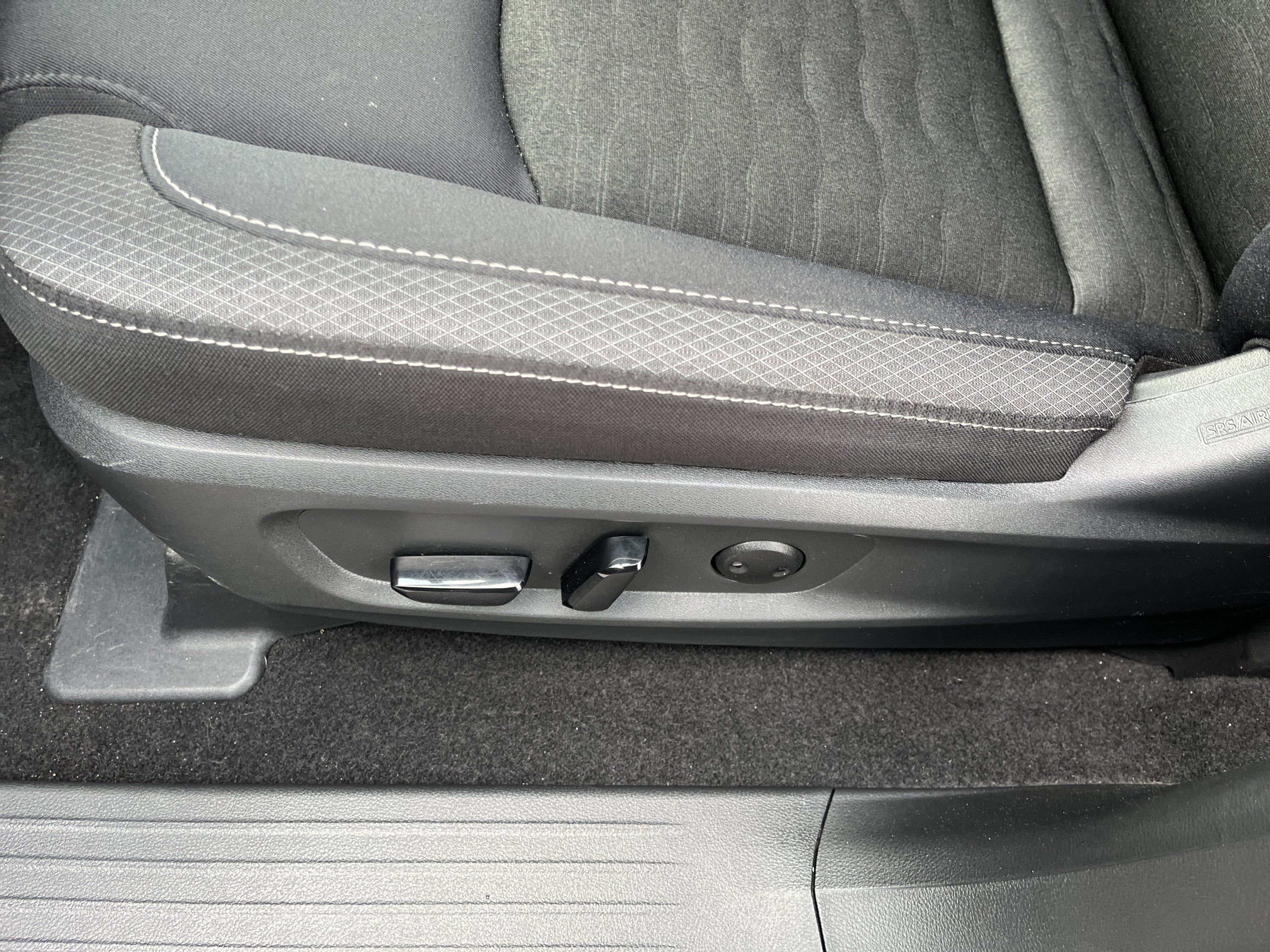Used 2025 Nissan Pathfinder SV AWD/4WD image 16