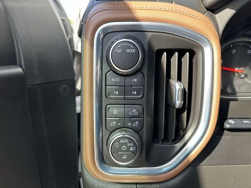 Used 2023 Chevrolet Silverado 2500 High Country w/ Technology Package image 30