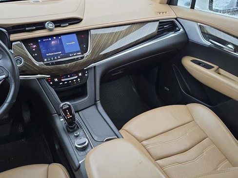 Used 2022 Cadillac XT6 Premium Luxury w/ Platinum Package image 17