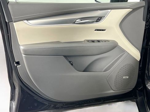 Used 2018 Cadillac XT5 Luxury image 17