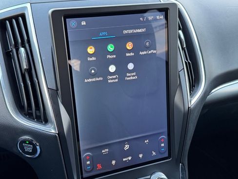 Used 2024 Ford Edge Titanium image 23