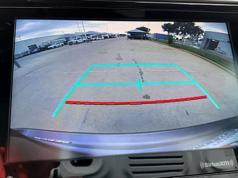 Used 2021 Toyota Highlander XLE FWD image 25