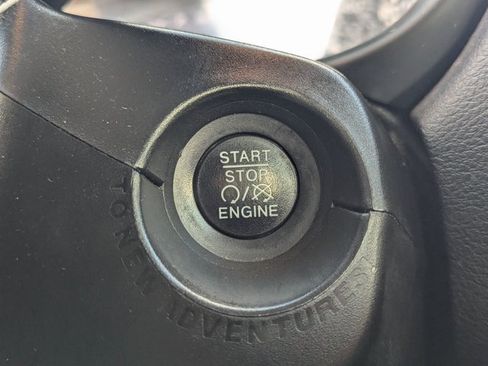 Used 2019 Jeep Renegade Sport image 16