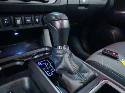 Used 2021 Toyota Tacoma TRD Sport w/ Technology Package RWD image 18