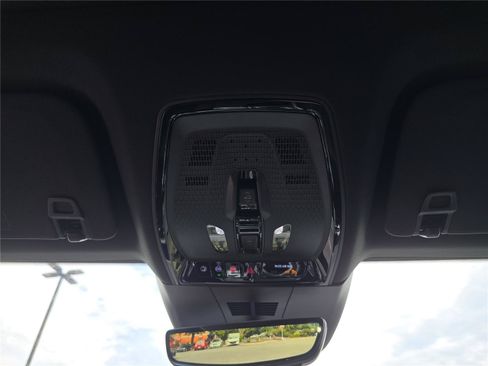 Used 2025 Cadillac Lyriq Luxury w/ LPO, Floor Liner Package AWD/4WD image 23