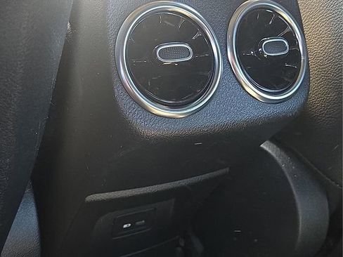 Used 2021 Mercedes-Benz CLA 250 image 15