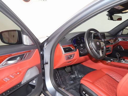 Used 2022 BMW ALPINA B7 xDrive w/ Luxury Rear Seating Package image 97