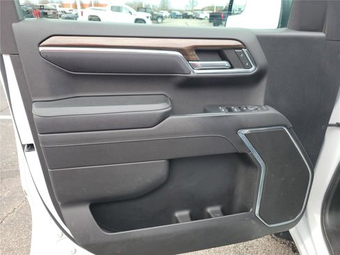 Used 2023 Chevrolet Silverado 1500 LT AWD/4WD image 19