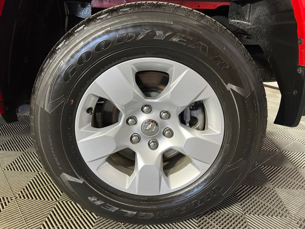 Used 2024 RAM 1500 Big Horn AWD/4WD image 32