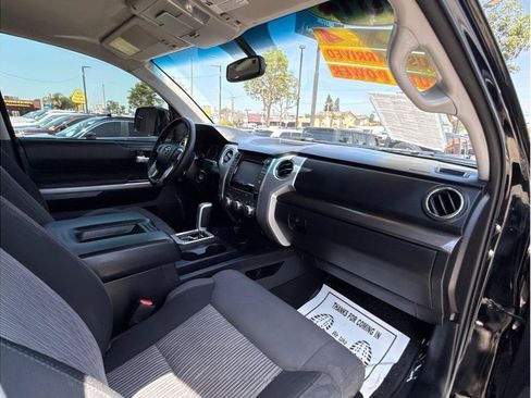 Used 2014 Toyota Tundra SR5 w/ SR5 Upgrade Package AWD/4WD image 25