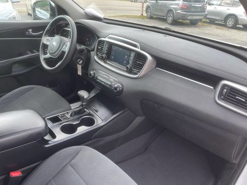 Used 2019 Kia Sorento FWD image 29