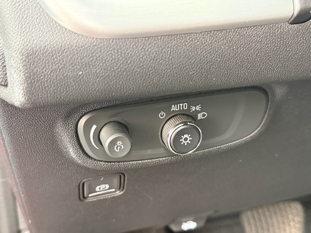 Used 2019 GMC Terrain SLE w/ Driver Convenience Package AWD/4WD image 17