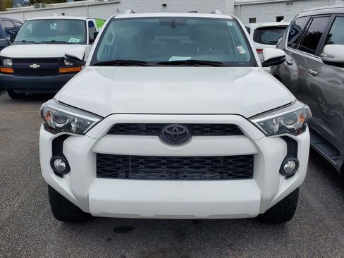 Used 2017 Toyota 4Runner SR5 Premium image 2