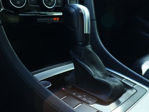 Used 2022 Volkswagen Passat 2.0T SE image 49