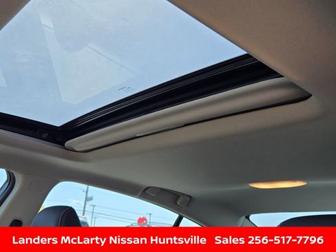 Used 2025 Nissan Altima 2.5 SR w/ SR Premium Package image 18