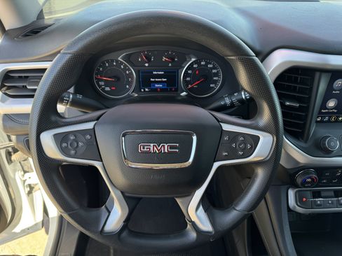 Used 2023 GMC Acadia SLE w/ Driver Convenience Package image 17