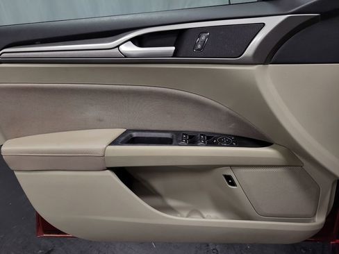 Used 2019 Ford Fusion SE image 24