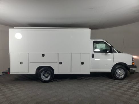 New 2026 Chevrolet Express 3500 w/ Power Convenience Package RWD image 1