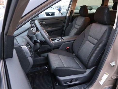 Certified 2024 Nissan Rogue SV image 9