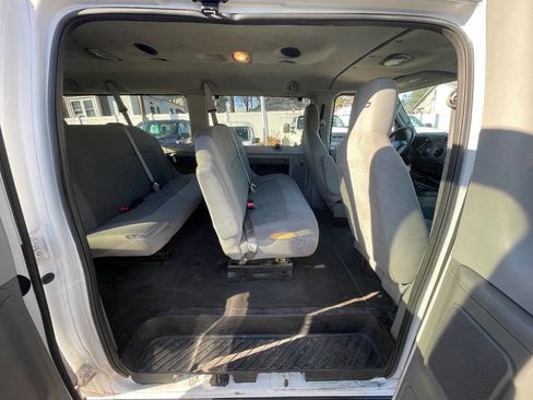 Used 2010 Ford E-350 and Econoline 350 XLT image 25