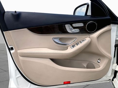 Used 2018 Mercedes-Benz C 300 Sedan image 19