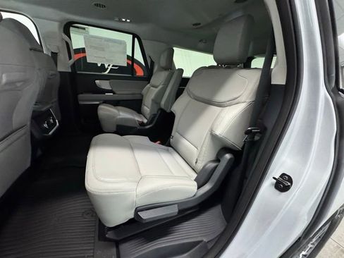 New 2026 Ford Expedition Max Active image 11