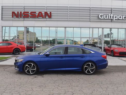 Used 2019 Honda Accord Sport image 3