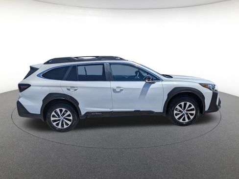 Certified 2025 Subaru Outback Premium w/ Popular Package #1A AWD/4WD image 8
