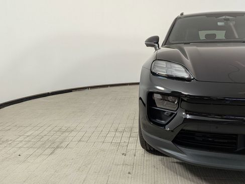 New 2026 Porsche Macan Electric RWD image 12