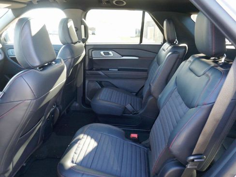 New 2026 Ford Explorer ST-Line w/ ST-Line Street Pack image 13