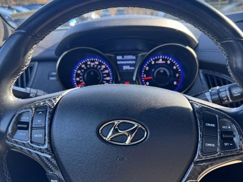 Used 2013 Hyundai Genesis 3.8 image 12