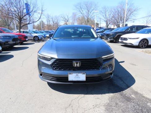 Certified 2023 Honda Accord EX image 6