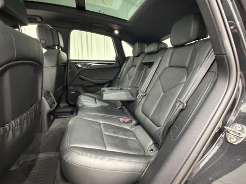 Certified 2021 Porsche Macan AWD/4WD image 20