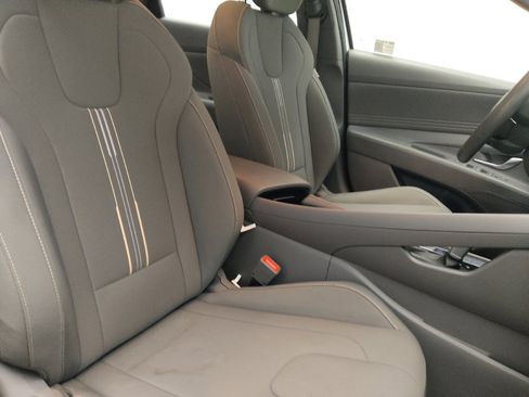Used 2025 Hyundai Elantra SEL FWD image 21
